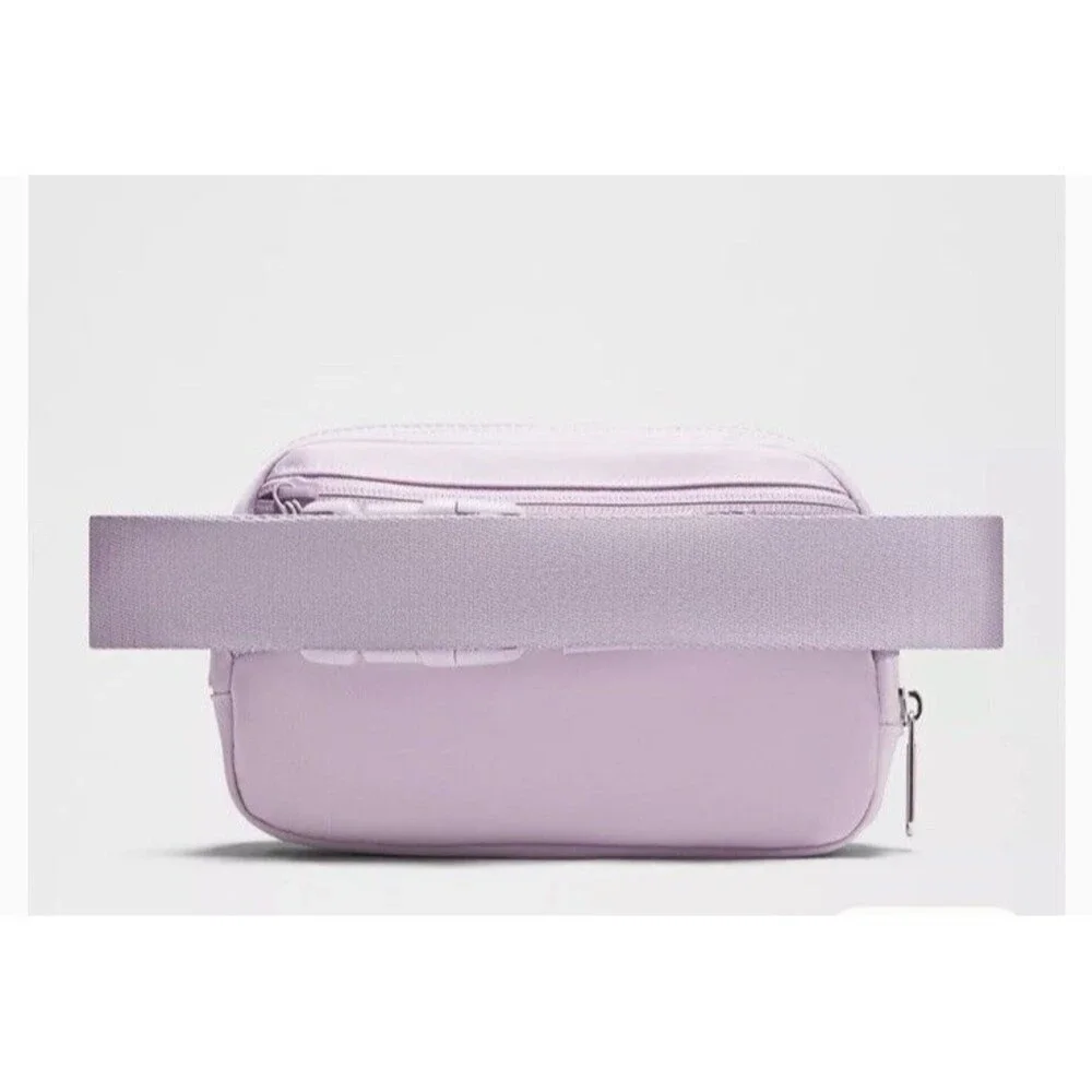 Lululemon Everywhere Women's Belt Bag - Lilac